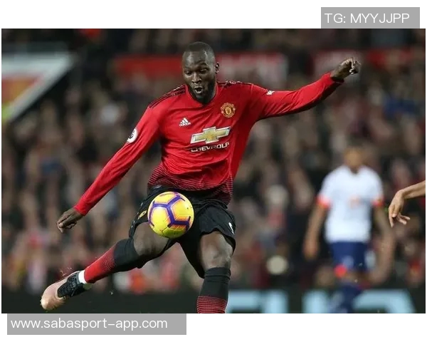 德里赫特社交媒体分享庆祝照片感谢曼联球迷支持艰难比赛后的喜悦