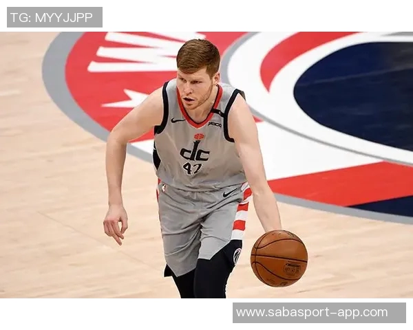 小腿轻微拉伤影响出战计划戴维斯本周将重新评估伤情