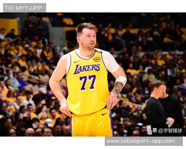 湖人击败快船东契奇展现无与伦比的统治力与领导能力