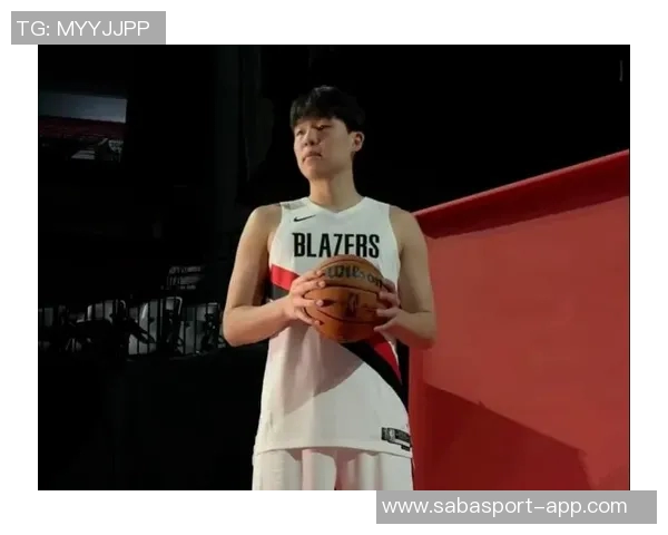 开拓者勇士赛后杨瀚森与波杰姆互动尽显默契与友谊