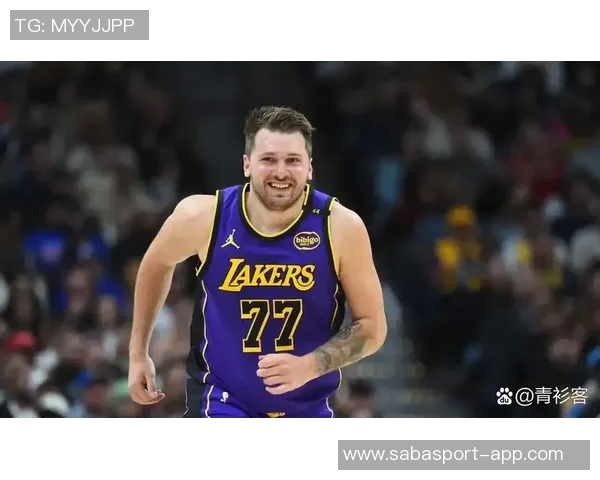 里夫斯盛赞东契奇为最爱队友东契奇幽默回应称其太幼稚不喜欢